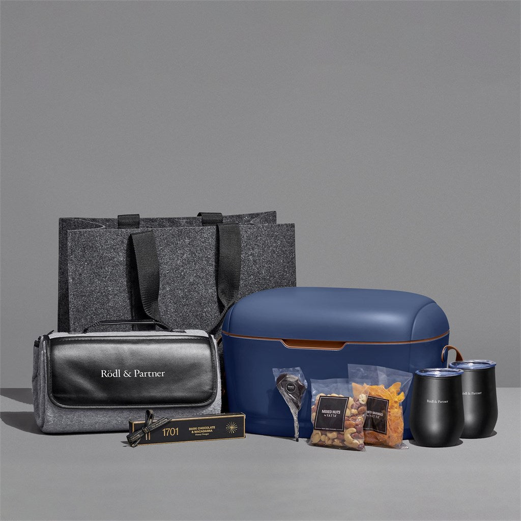 Yatta Lavish Leisure Hamper - NAVY