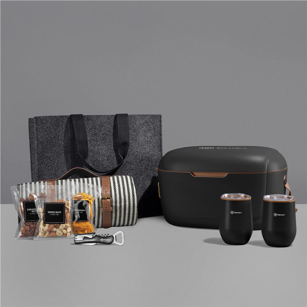 Yatta Chic Chill Hamper - BLACK