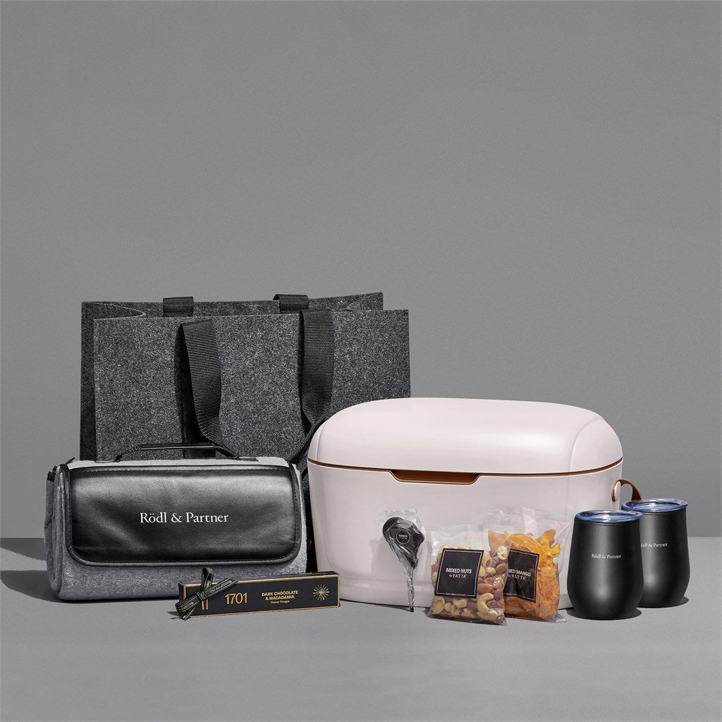 Yatta Lavish Leisure Hamper - CREAM