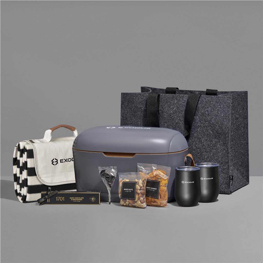 Yatta Outdoor Indulgence Hamper - DARK GREY